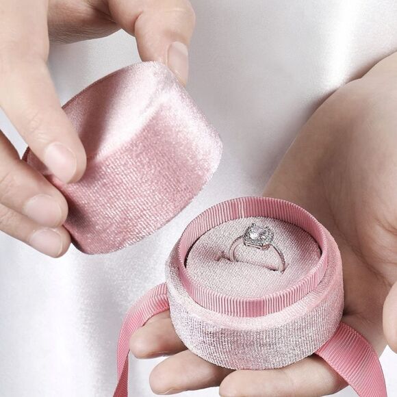 NEW! Pink Crushed Velvet Round Ribbon Jewelry Holder Gift Box - Picture 8 of 11